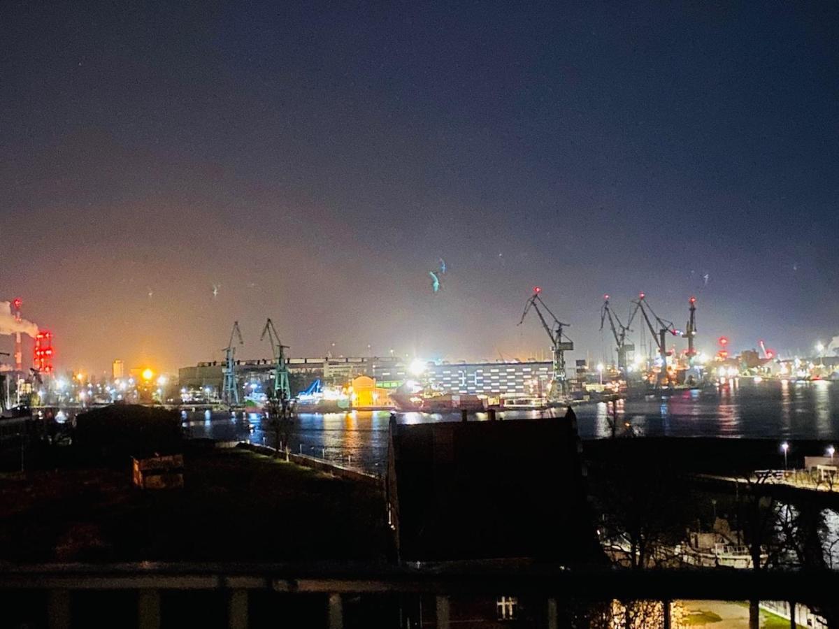 S&s Chlebova Z Widokiem Na Rzeke Motlawe, Stare * Gdansk